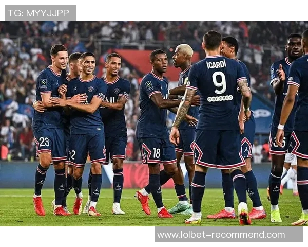 巴黎圣日耳曼友谊赛大胜那不勒斯乌龙球引发全场热烈反响与点评